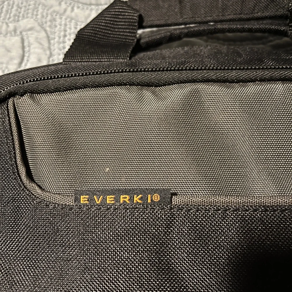 Everki Black and Gray Advance Briefcase for Tablets/Small Laptops